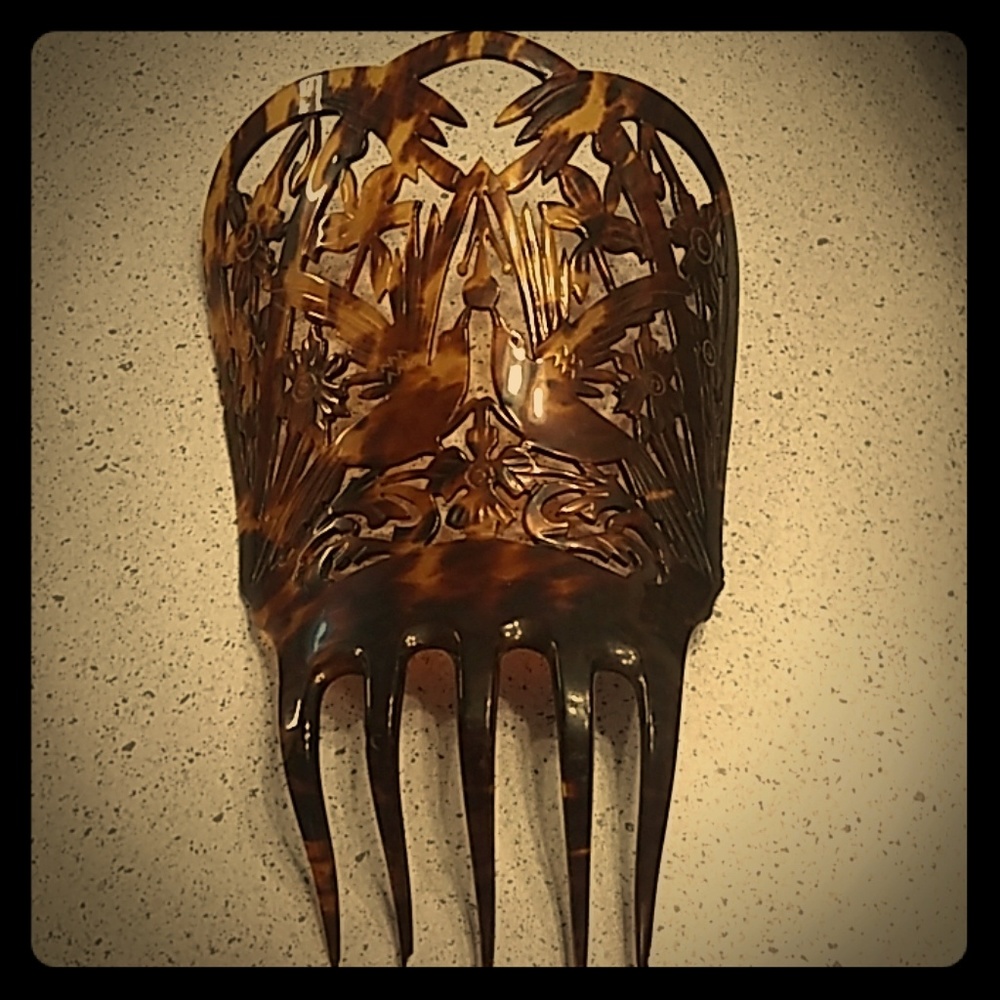 Antique decorative hair comb